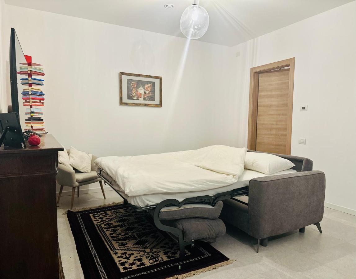 شقة La Casa Di Ada إيزِيو المظهر الخارجي الصورة