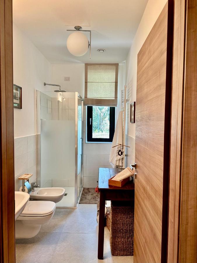 شقة La Casa Di Ada إيزِيو المظهر الخارجي الصورة